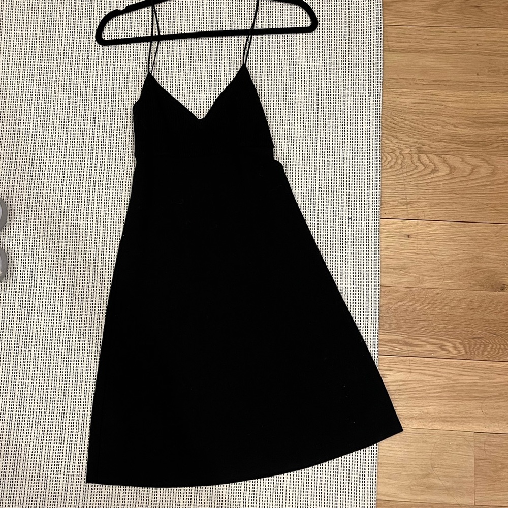 Theory knit v neck a line cami dress in black - S